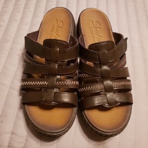 Excellent condition Skechers Luxe Foam Sandals